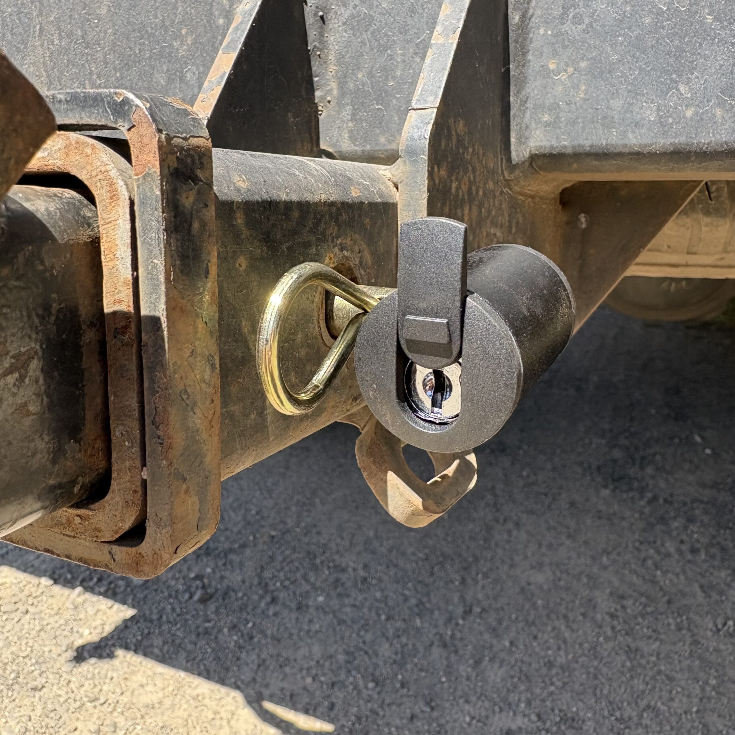 Anti Rattle Hitch Bolt - Locking - Image 4
