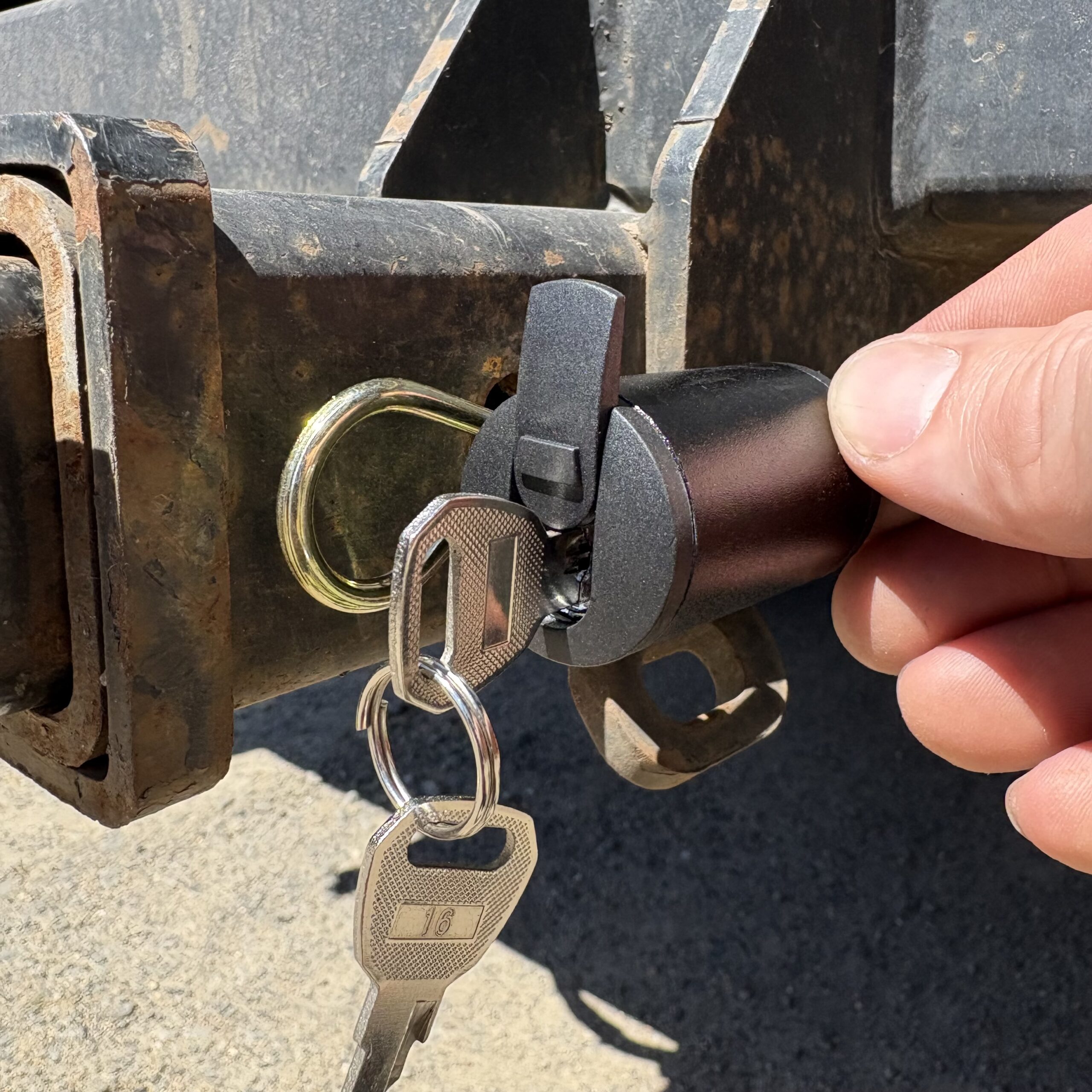 Anti Rattle Hitch Bolt - Locking - Image 5