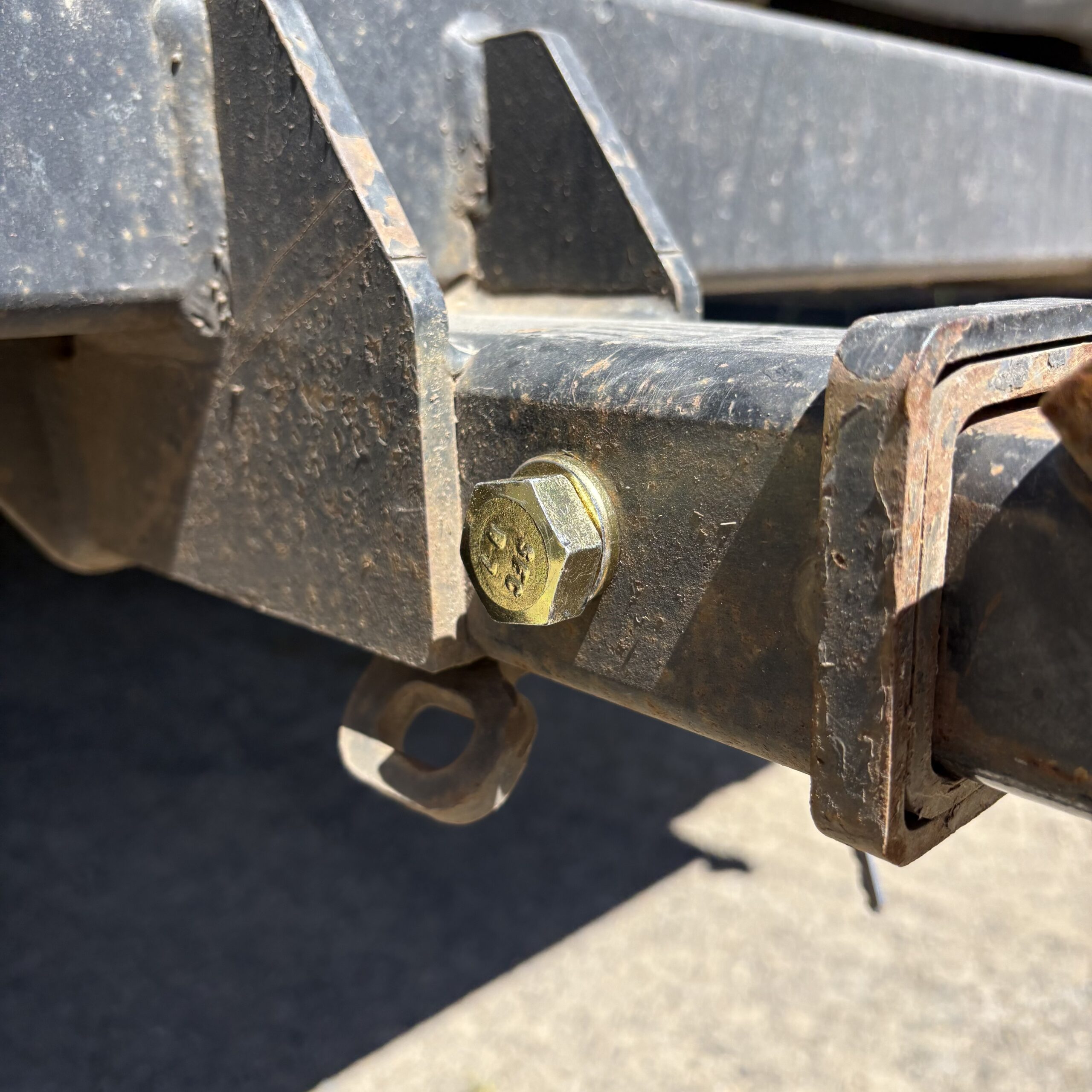 Anti Rattle Hitch Bolt - Locking - Image 3